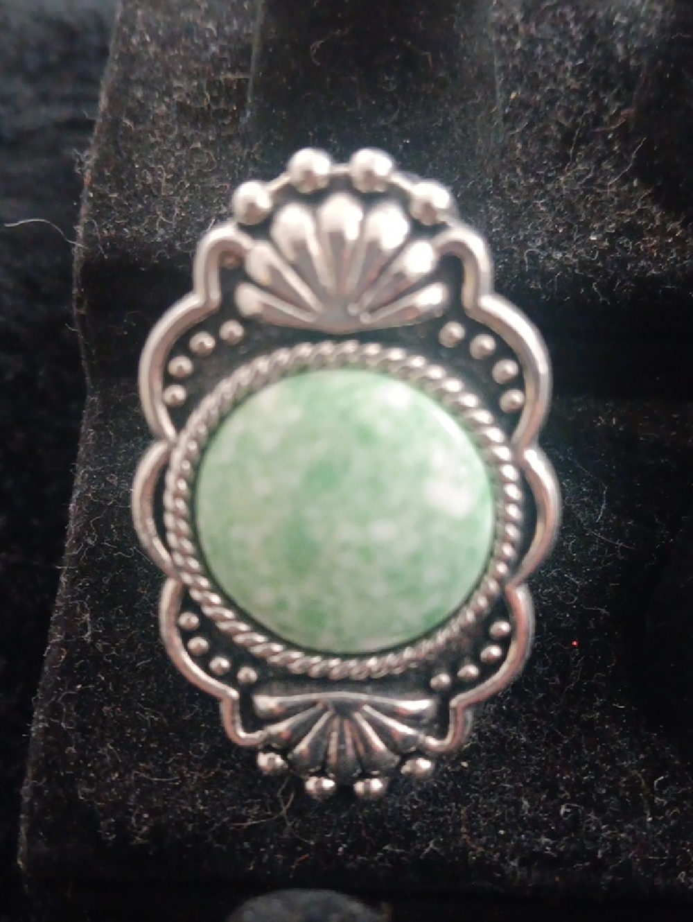 Vtg Style Green Stone Statement Ring - Women's Jewelry